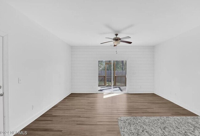 Building Photo - 455 Belvedere Dr