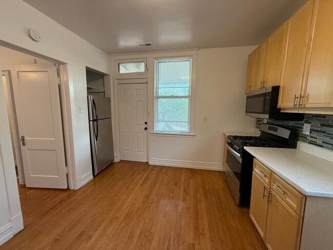 Building Photo - 4129 W School St