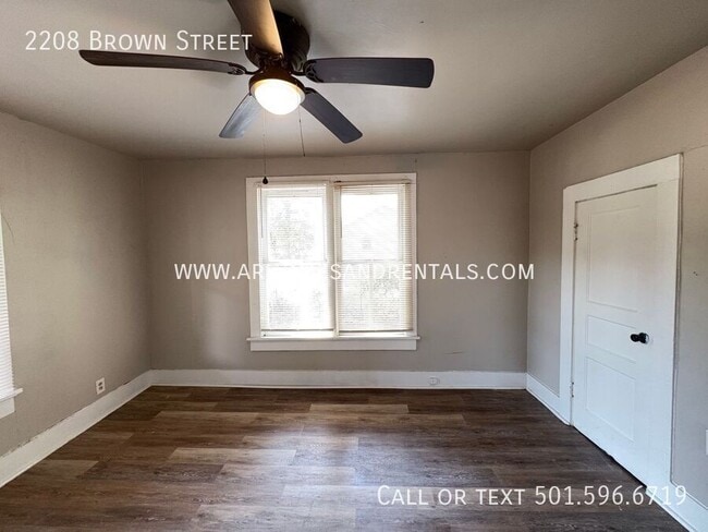 Building Photo - 2208 Brown St