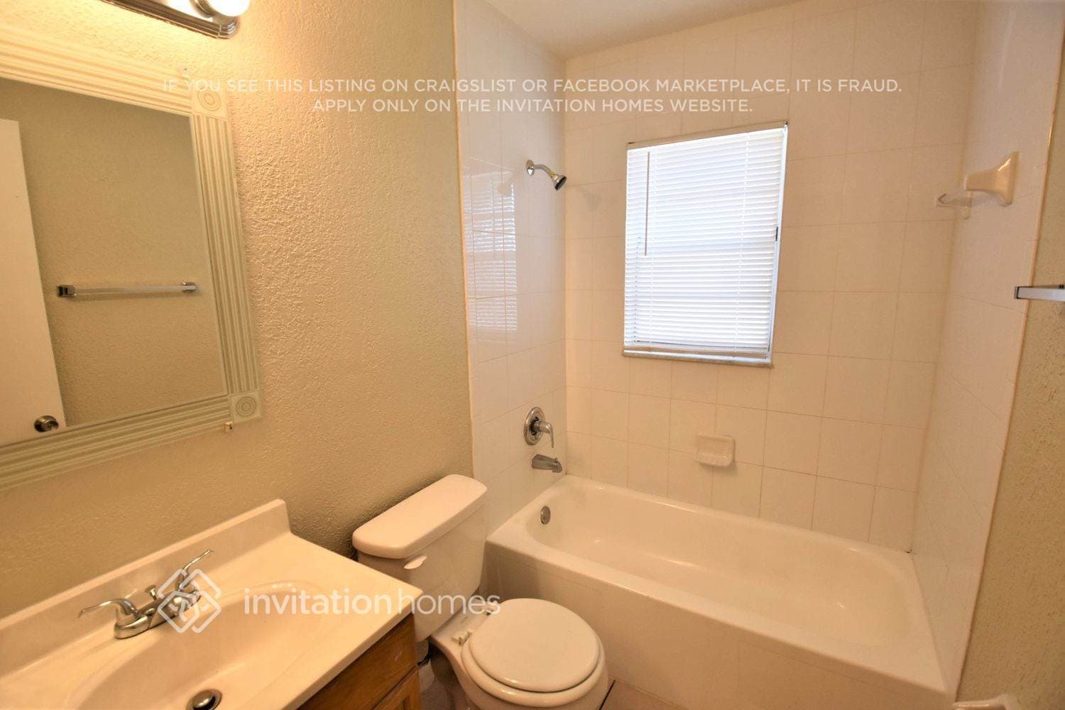 Building Photo - 102 Balboa Ct