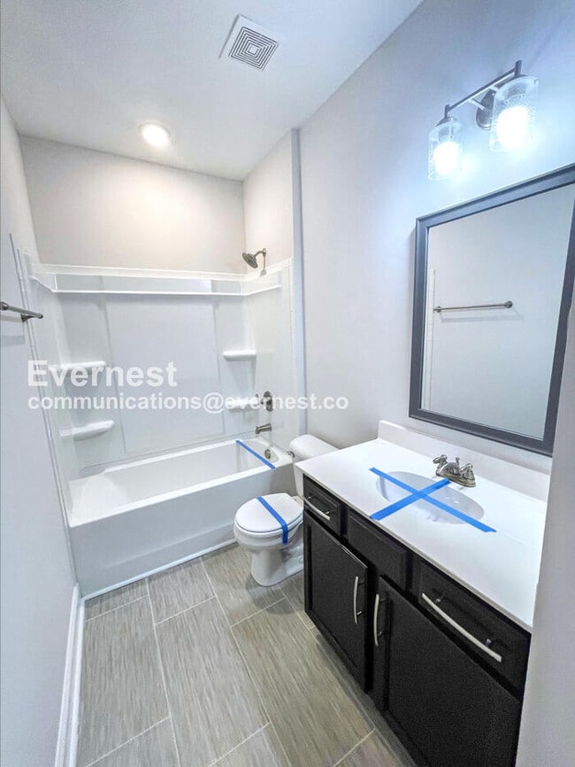 Building Photo - 637 Battery Ct