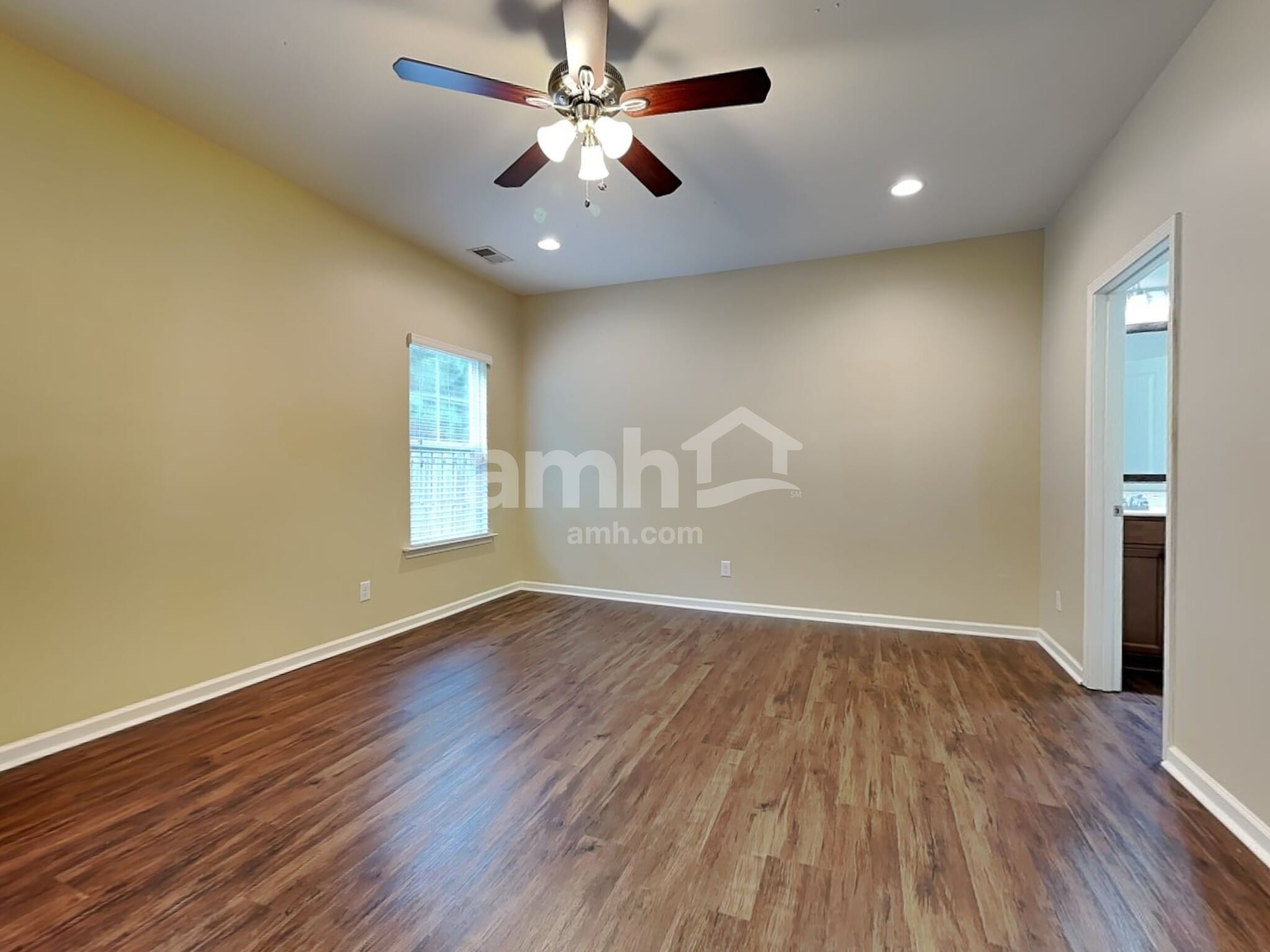 Building Photo - 498 Stonebridge Cir