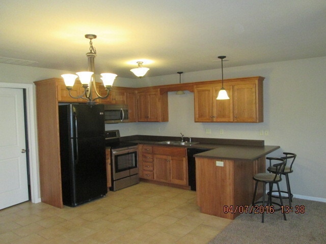 Building Photo - Beautiful Townhome Plenty of Space