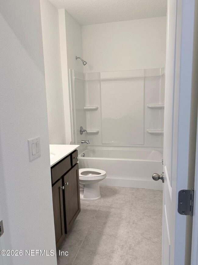 Building Photo - 523 Farmfield Dr