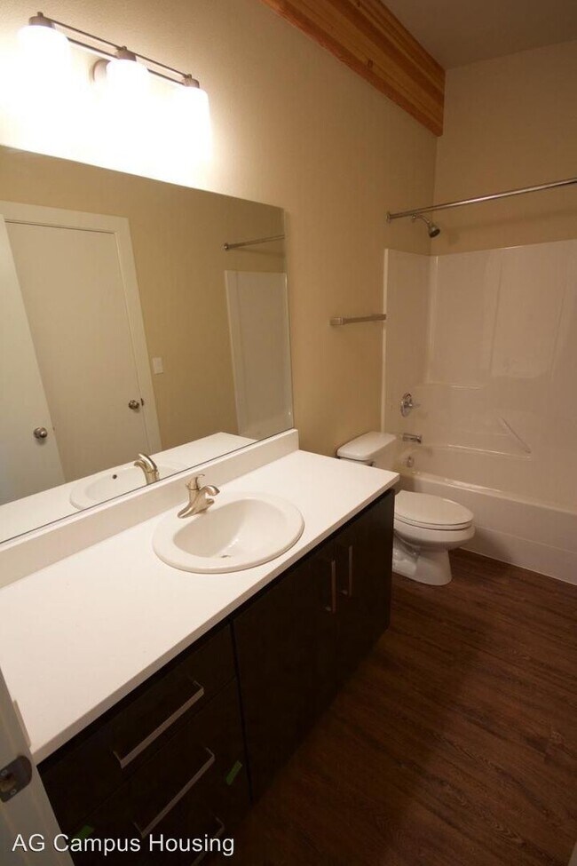 Building Photo - 335 NW 25th St