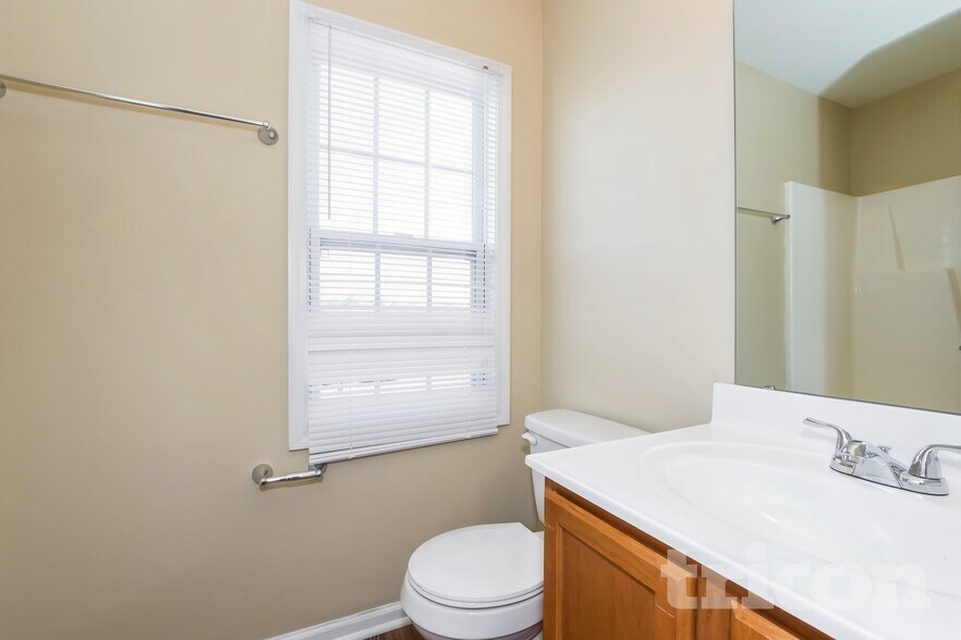 Building Photo - 403 Parkstone Ct