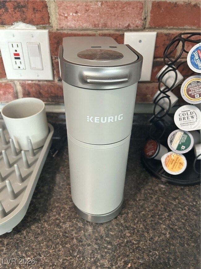 Building Photo - 1358 Lorilyn Ave