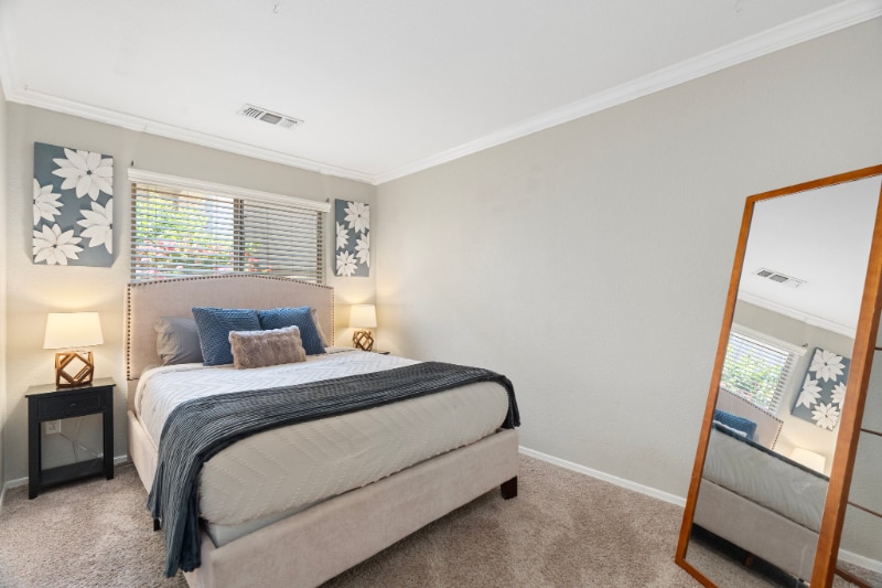 Building Photo - 1253 S Colonial Dr