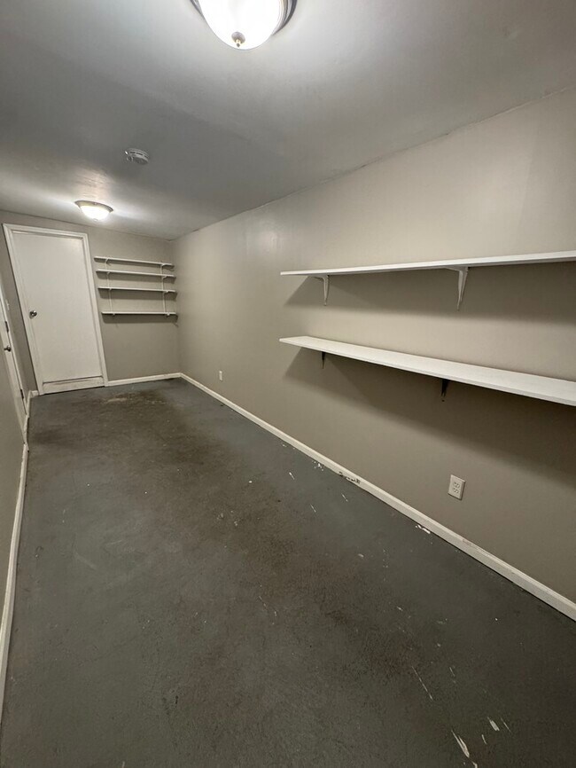 Building Photo - 3515 Meadow Valley St