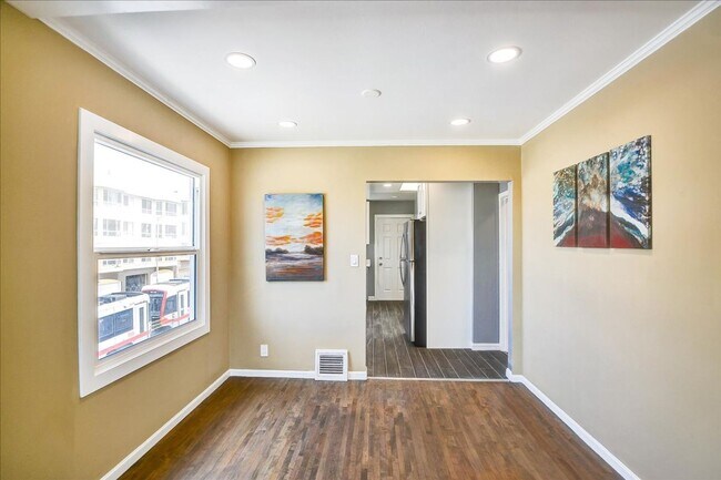Building Photo - 1400-1402-1402 48th Ave