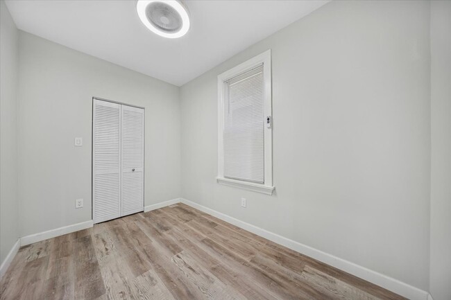 Building Photo - 5049 W 29th Pl