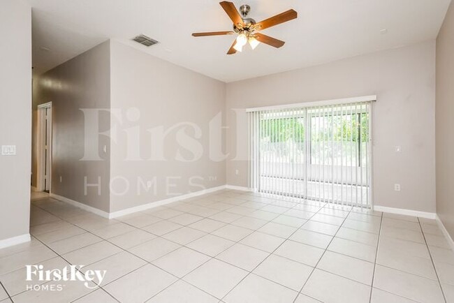 Building Photo - 763 Hacienda Cir