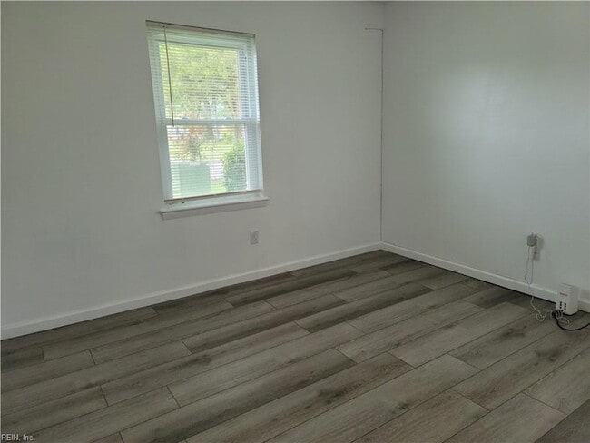 Building Photo - 932 Gossman Dr