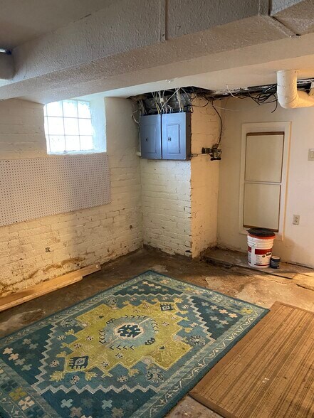 Building Photo - 2446 N Cramer St
