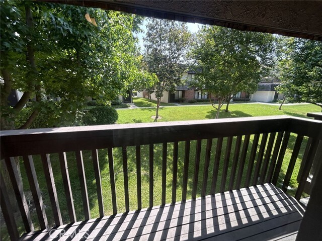 Building Photo - 714 Briarwood Ln