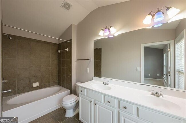 Building Photo - 1369 Thornborough Dr