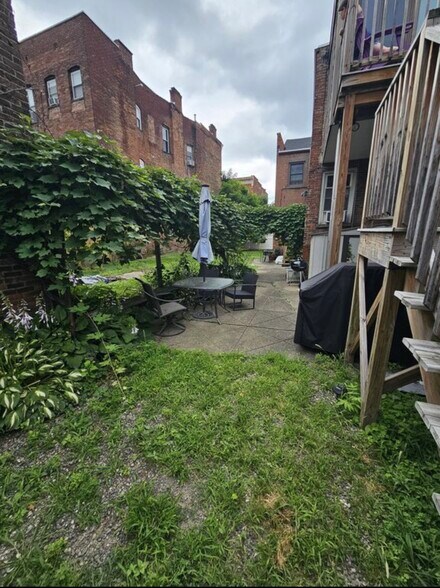 Outdoor Patio and Side Yard - 166 4th St