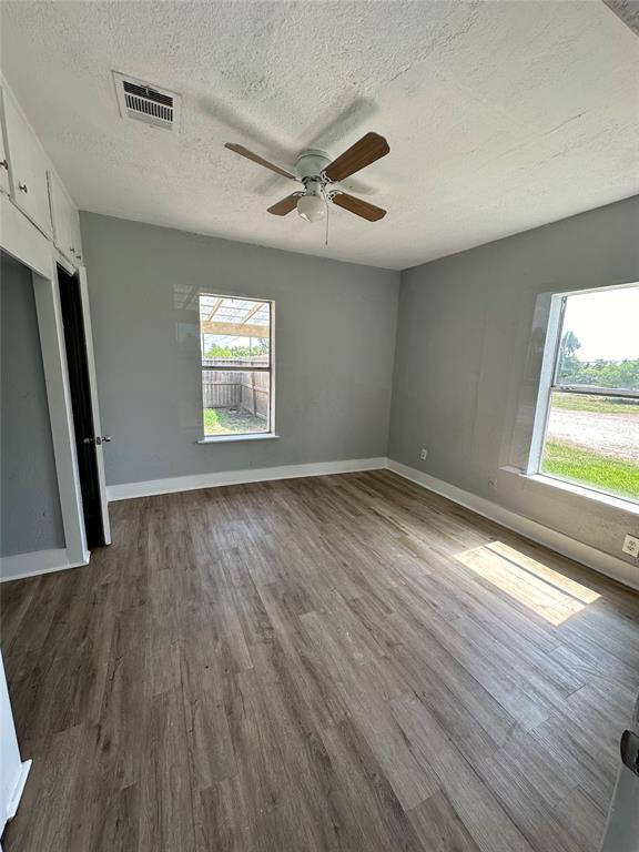 Building Photo - 1411 Miles St