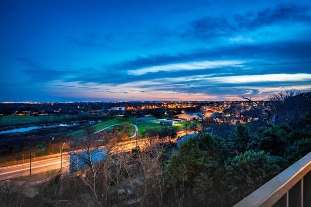 Primary Photo - 2803 Crest Ave