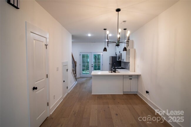 Building Photo - 603 Church St