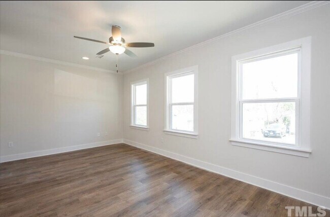 Building Photo - 1004 Linwood Ave