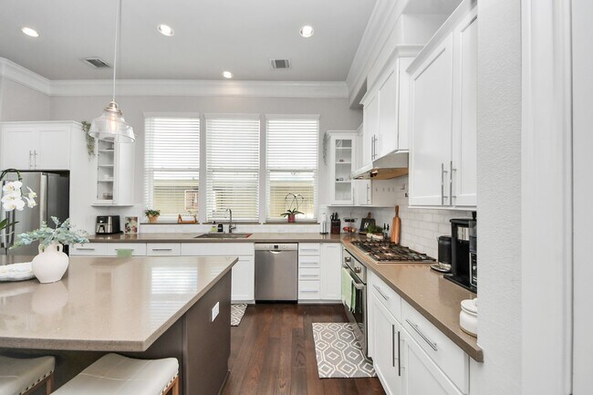 Building Photo - 9614 Riddlewood Ln