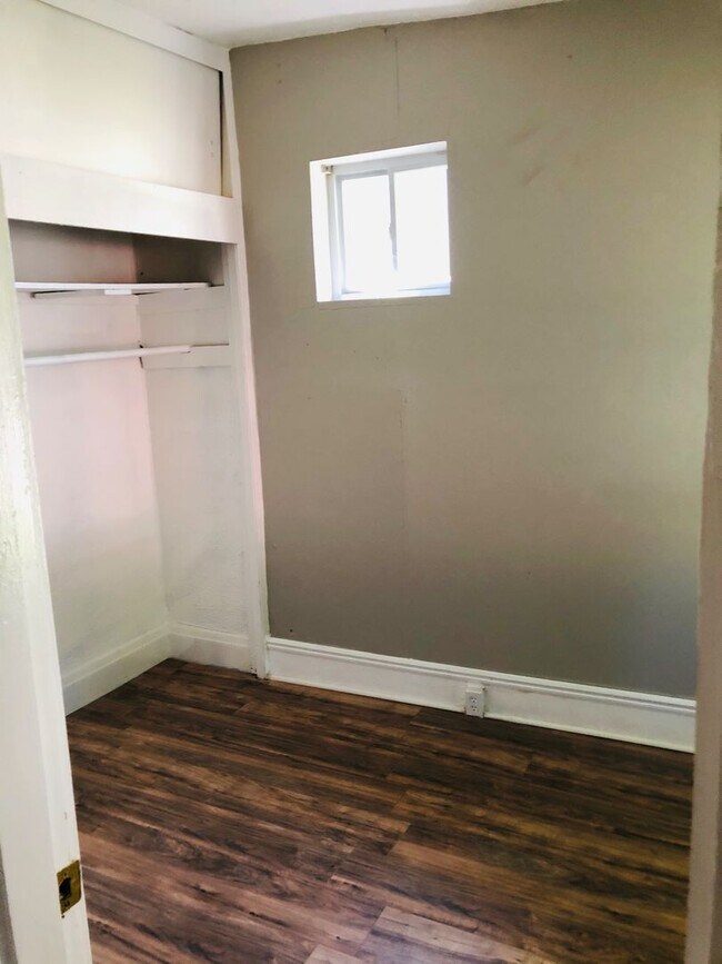 Building Photo - Benton Park West 3bd/1ba Single Family Home