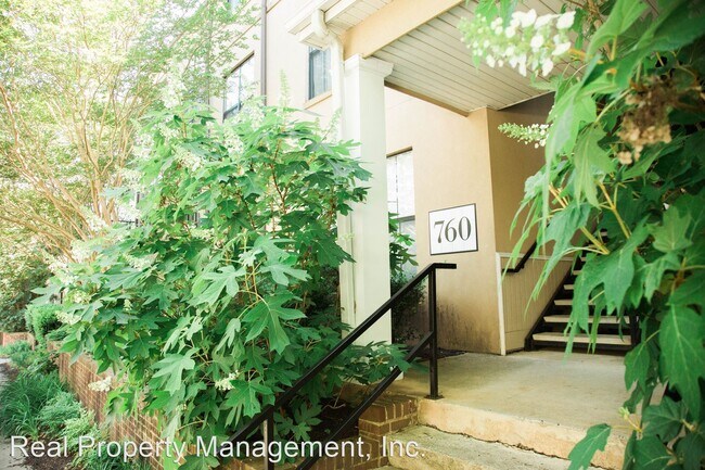 Primary Photo - 1 br, 1 bath House - 760 Walker Sq, Apt #2C