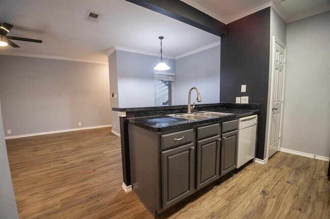 Building Photo - 2606 Rio Grande St