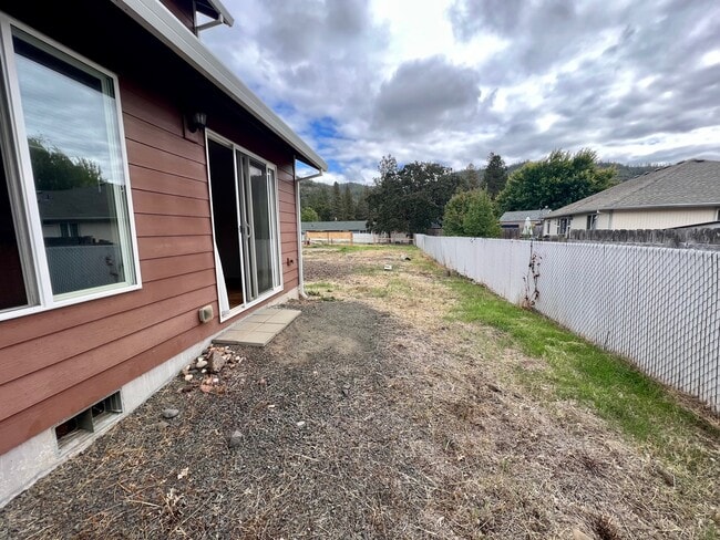 Building Photo - 297 Sowell Dr