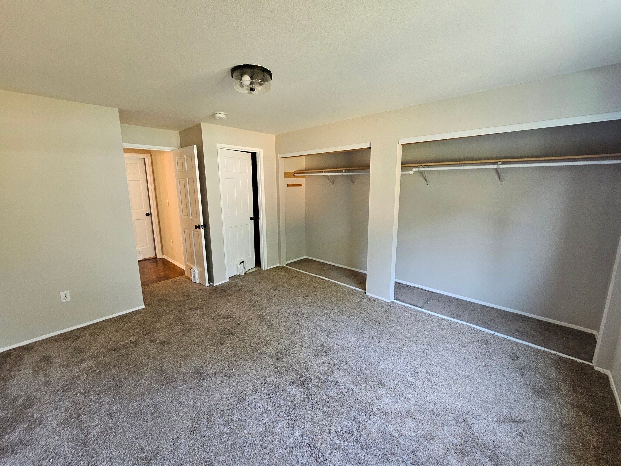 Building Photo - 10307 59th Dr NE