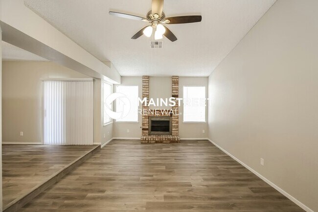 Building Photo - 3 Bedroom Pet-Friendly Home in NORTH LAS VEGAS, NV with Main Street Renewal