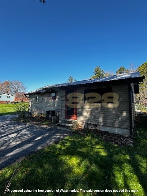 Building Photo - 726 Brookside Camp Rd