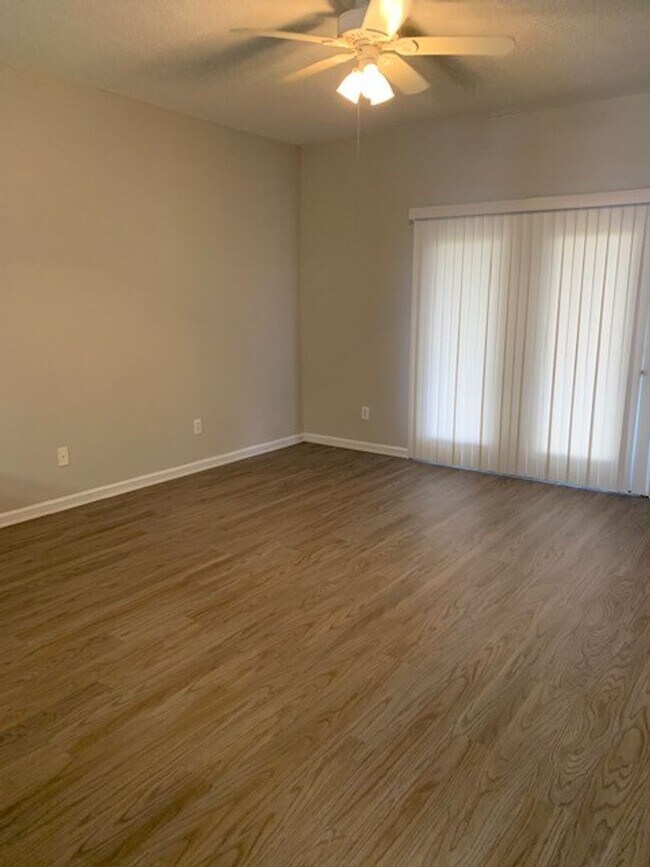 Building Photo - X101