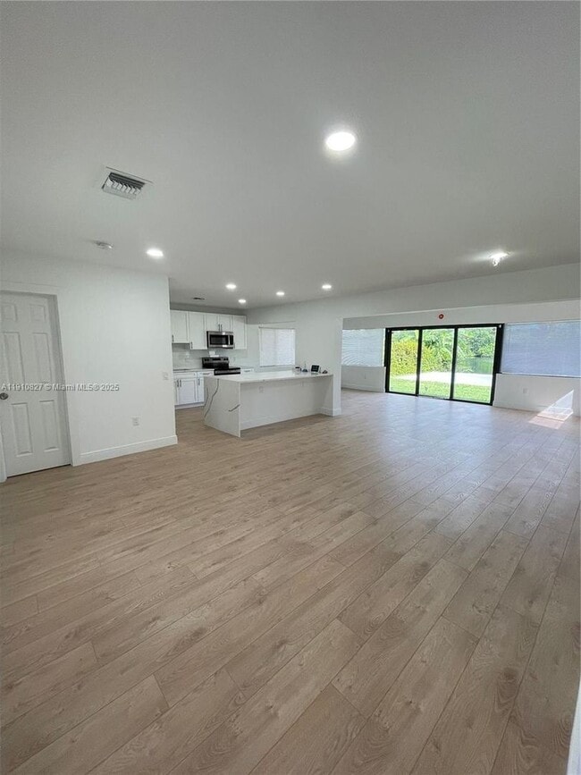 Building Photo - 317 N 31st Ave