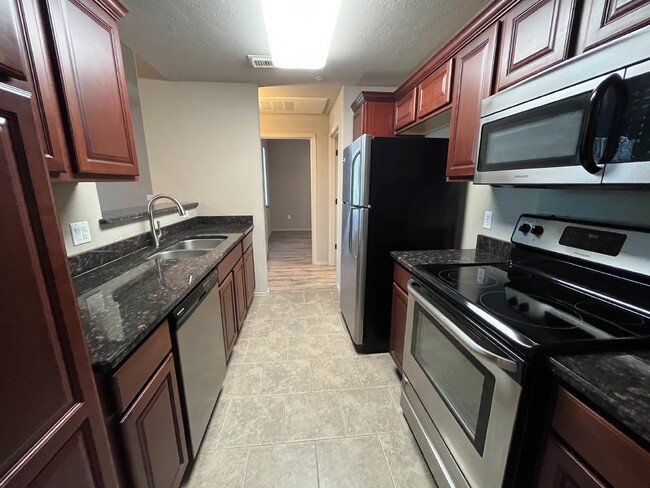 Building Photo - 2bd/2ba condo in Villas at Hacienda Del Sol