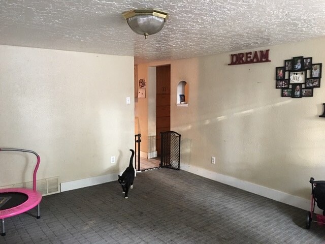 Building Photo - 156 200 S