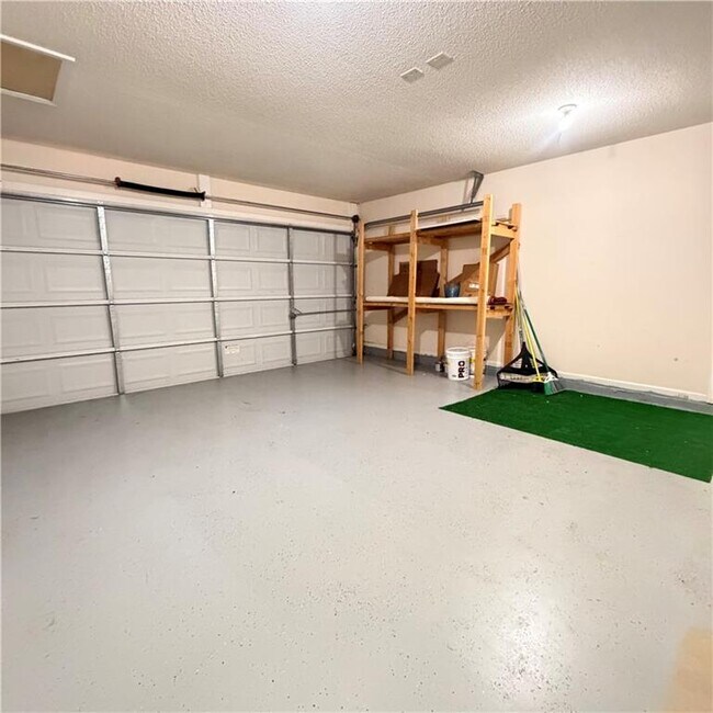 Building Photo - 153 Greystone Cir