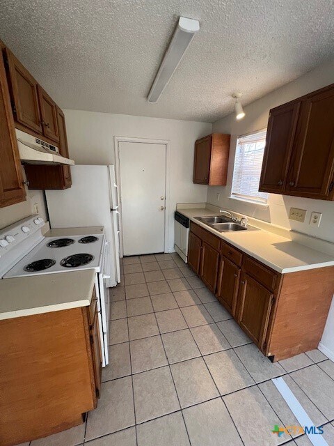 Building Photo - 2404 Kilgore Dr