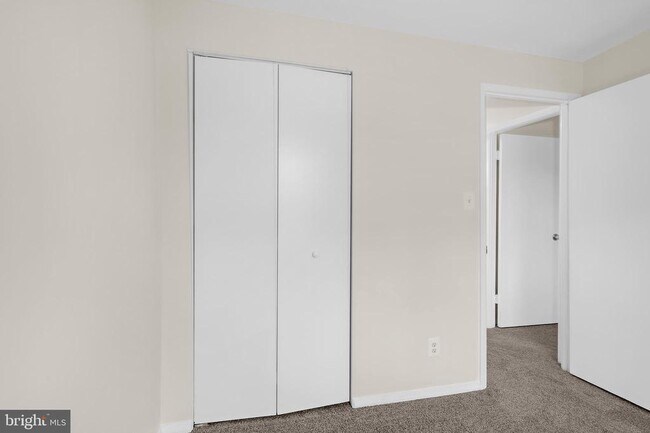 Building Photo - 855 De Franceaux Harbour