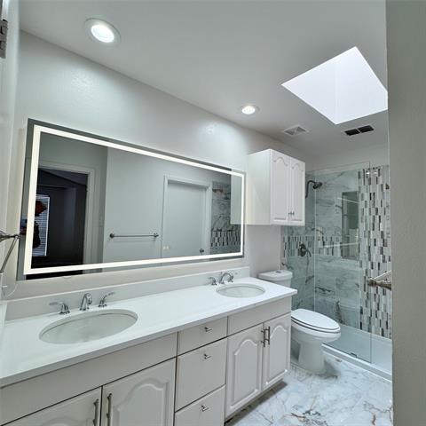 Building Photo - 4132 Cole Ave