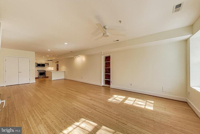 Building Photo - 1129 Columbia Rd NW