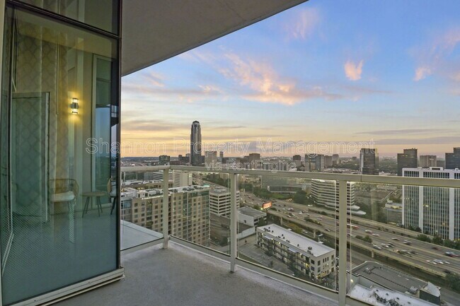 Building Photo - 4521 San Felipe St