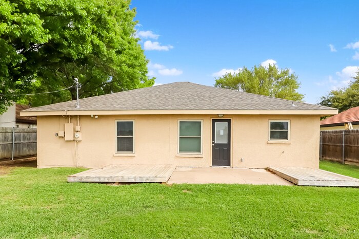 Building Photo - 1312 Nelson Pl