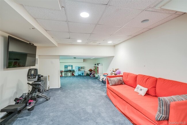 Building Photo - 100 Woodlake Dr W