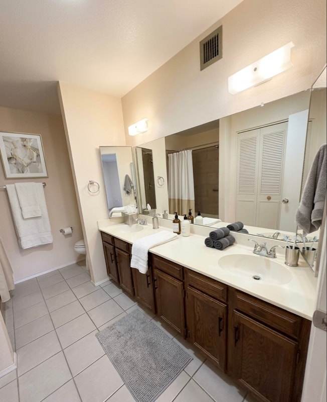 Building Photo - 17635 N Lindner Dr