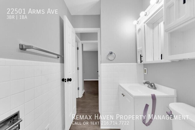 Building Photo - 22501 Arms Ave