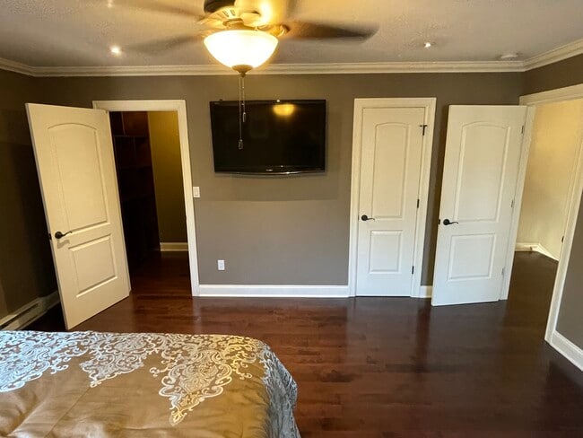 Building Photo - 47 Woodway Rd