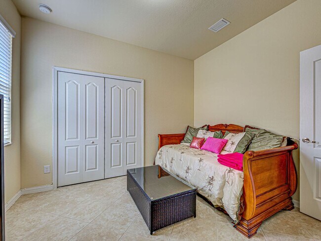 Building Photo - Stoneybrook at Venice; 4bd/2ba home