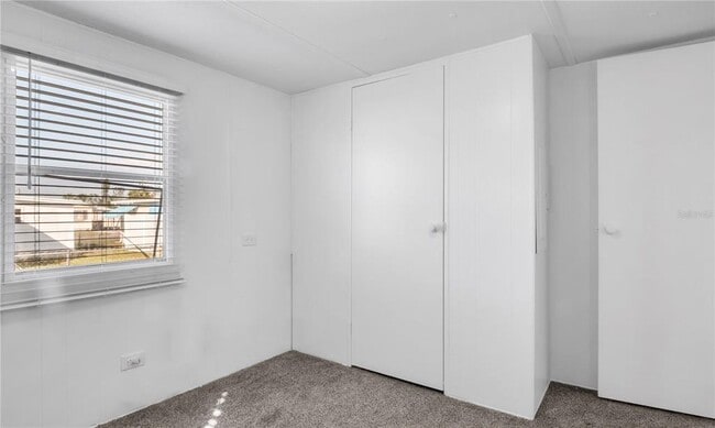 Building Photo - 209 50th Avenue Plaza E